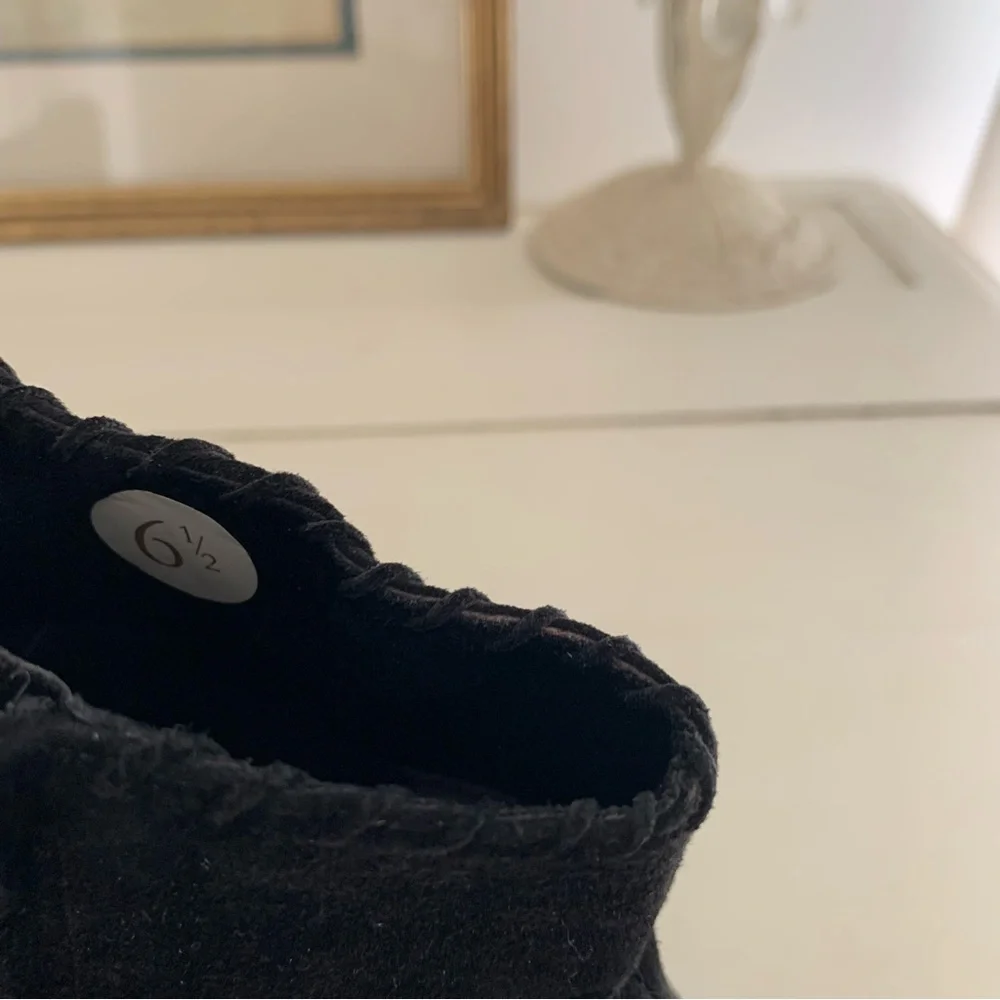 Susan Bennis Warren Edwards Black Suede Beaded Native American Tribal Boots